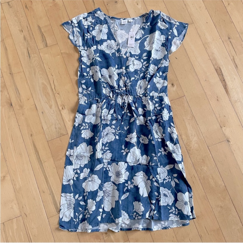 NWT GAP Flutter Sleeve Blue & White Floral Dress Size XS